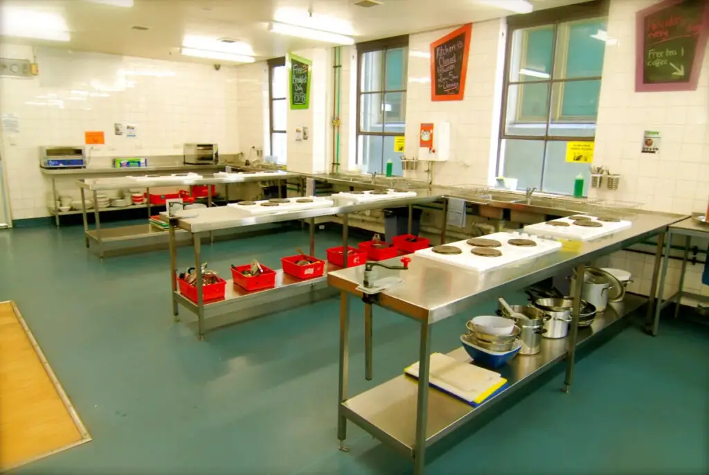 Communal kitchen at Flinders Backpackers - one of the best hostels in Melbourne